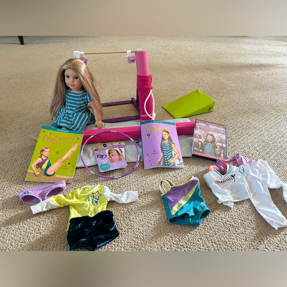 AMERICAN GIRL DOLL MCKENNA COLLECTION
